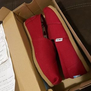 -Toms -Size 8 -Never worn -Still brand new -Still in box :